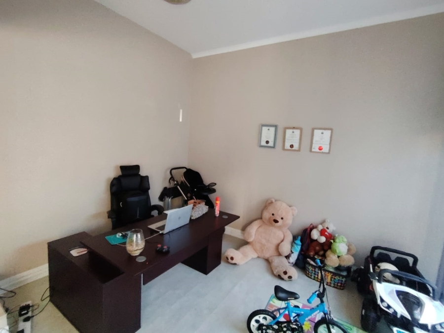 3 Bedroom Property for Sale in Langenhovenpark Free State